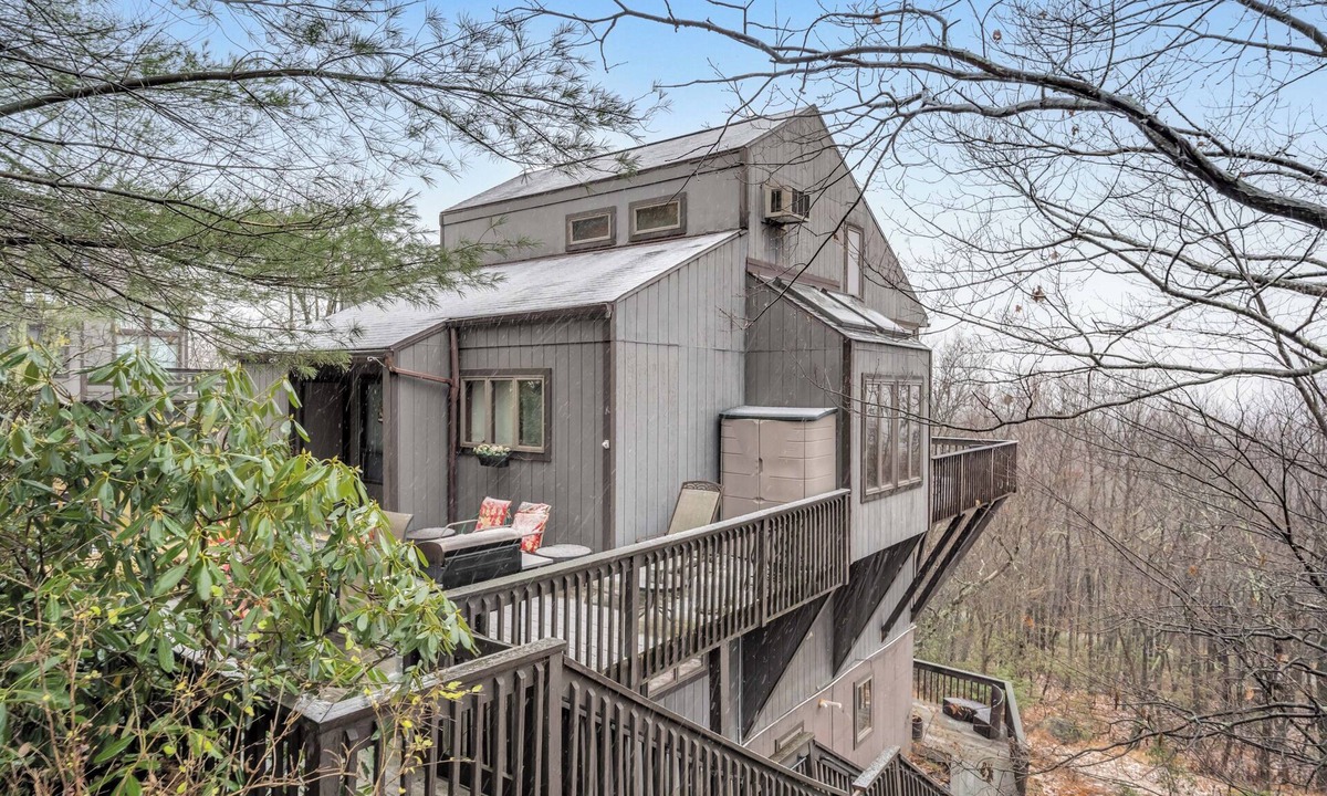 Village at Camelback House | Spacious 5-bedroom townhome walking distance from Slope