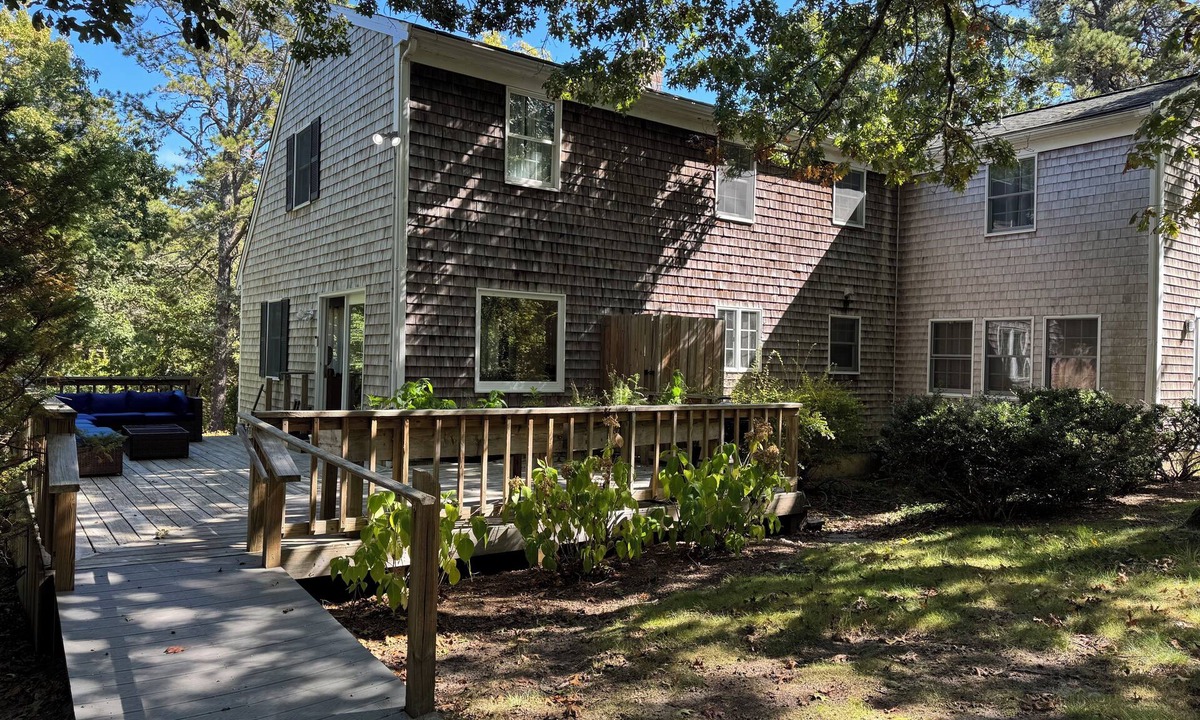 West Tisbury House | Spacious 5-bedroom secluded house in West Tisbury - Lambert Cove's Beach Pass