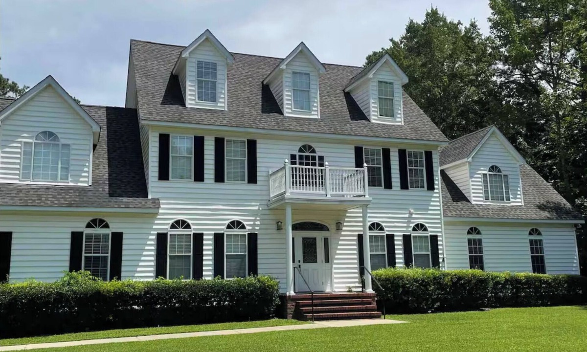 Berkeley House | Spacious 5-bedroom house with AC and WiFi in charming Williamsburg