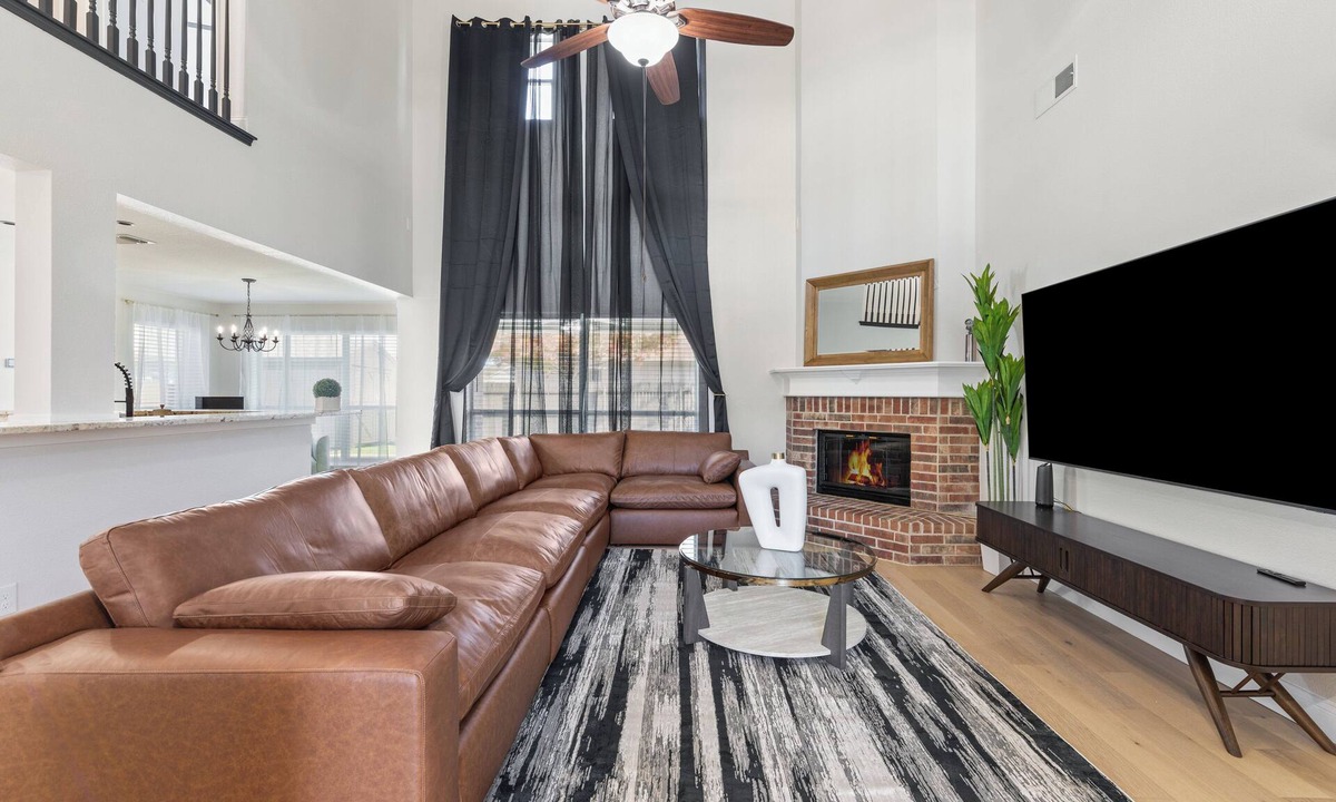 Burleson Villa | Spacious 5-bedroom villa in welcoming Burleson with WiFi, AC