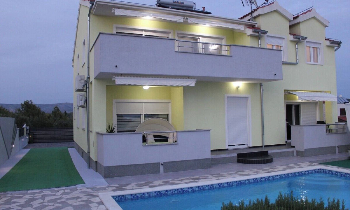 Brodarica Villa | Spacious 5-bedroom villa in charming Šibenik with swimming pool, mini wellness