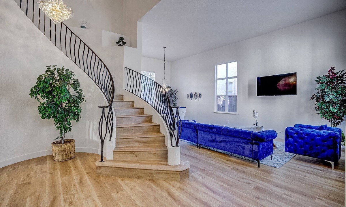 Antioch House | SPACIOUS 5BD HOME | POOL TABLE | BBQ GRILL | GAMES