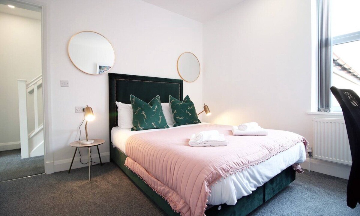 Cathays Apartment | Spacious 5BR Apartments with Private Courtyard