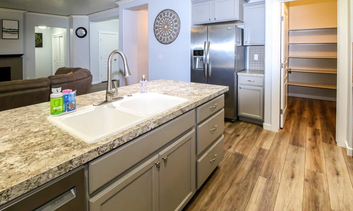 Kuna House | Spacious 5BR Family Home with BBQ & Workspace