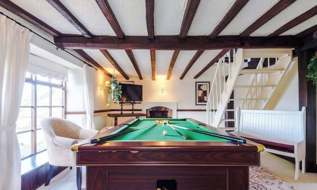 Ruthin House | Spacious 5BR Home w/Game Room