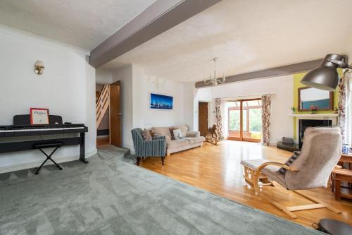 Malvern Wells House | Spacious 5BR Home in Redditch