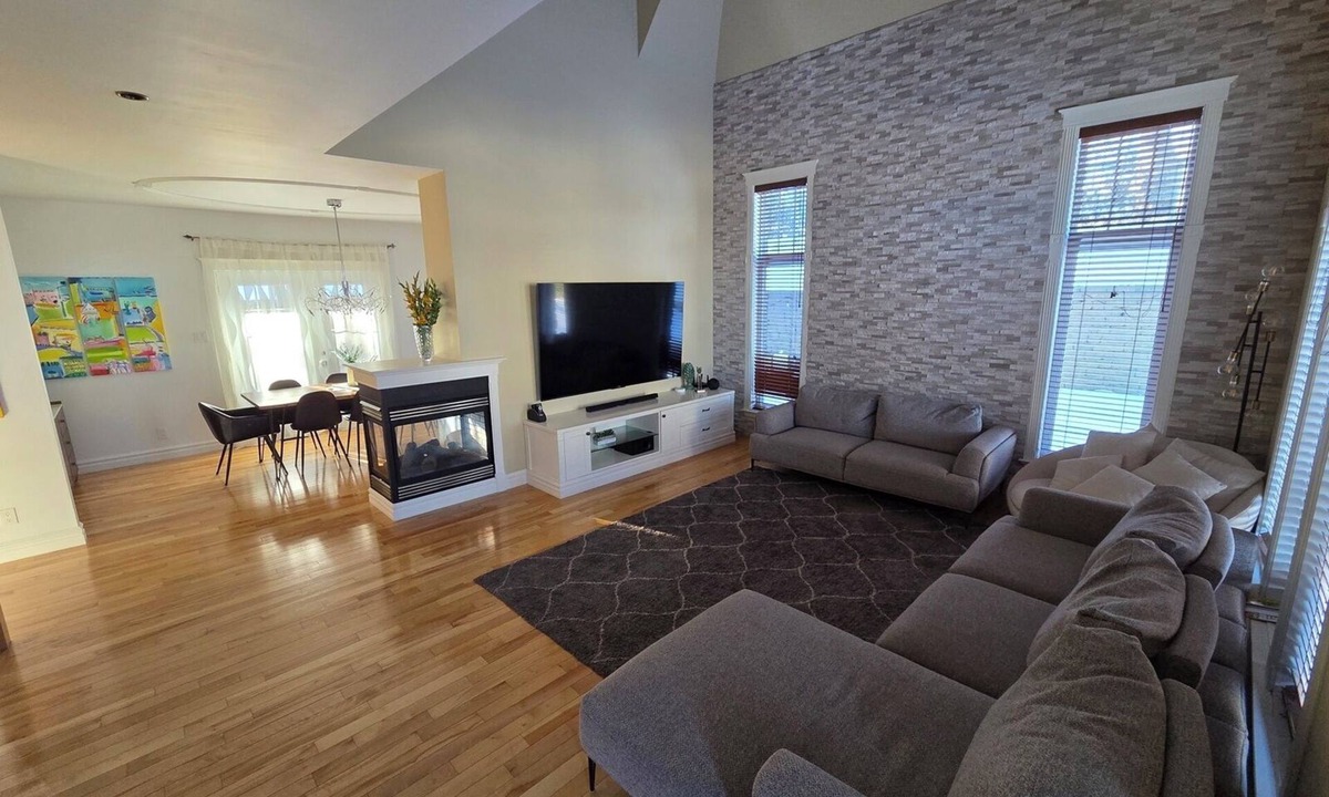 Boischatel House | Spacious 5BR Home Near Old Québec, Falls & Skiing