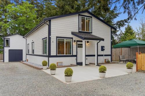 Burien House | Spacious 5BR Home Parking 10 min Airport