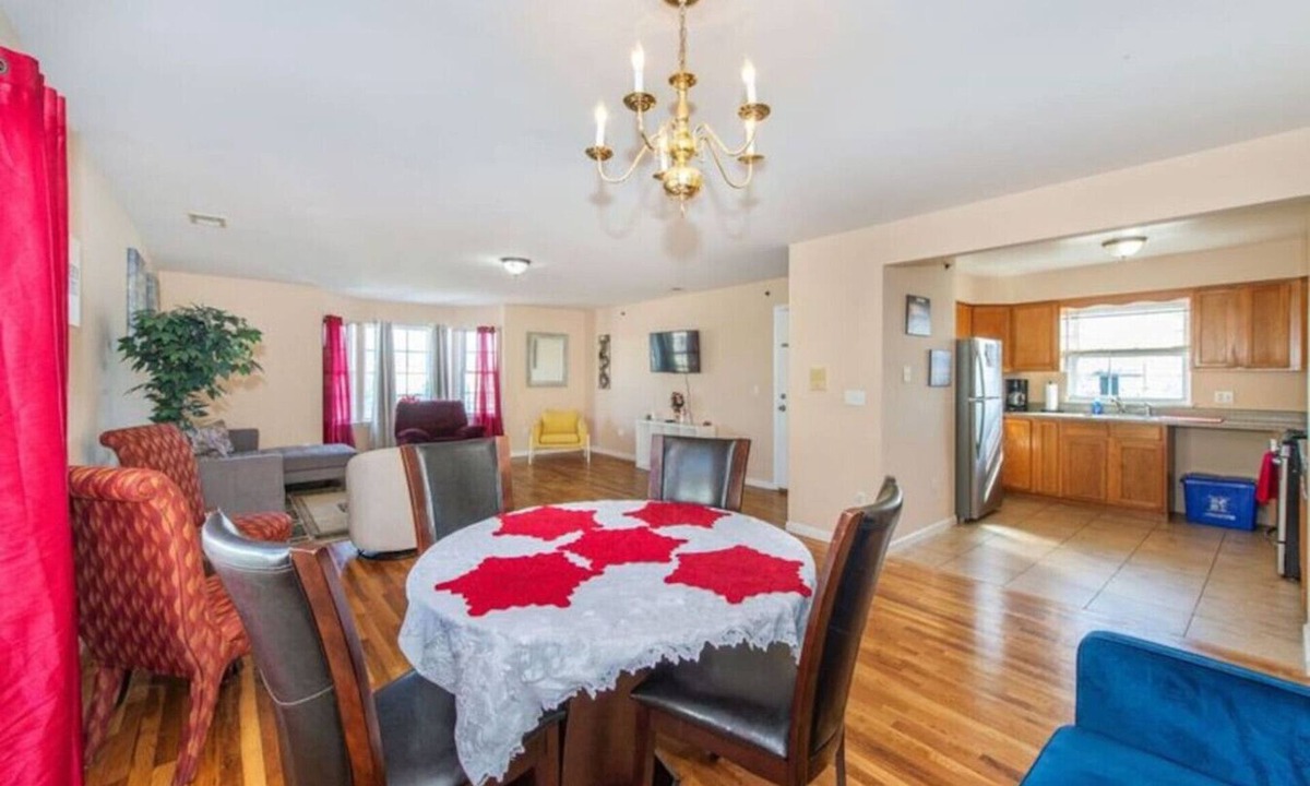 Ironbound District Apartment | ♥ Spacious 5BR Newark Retreat Near NYC, EWR & Free Parking