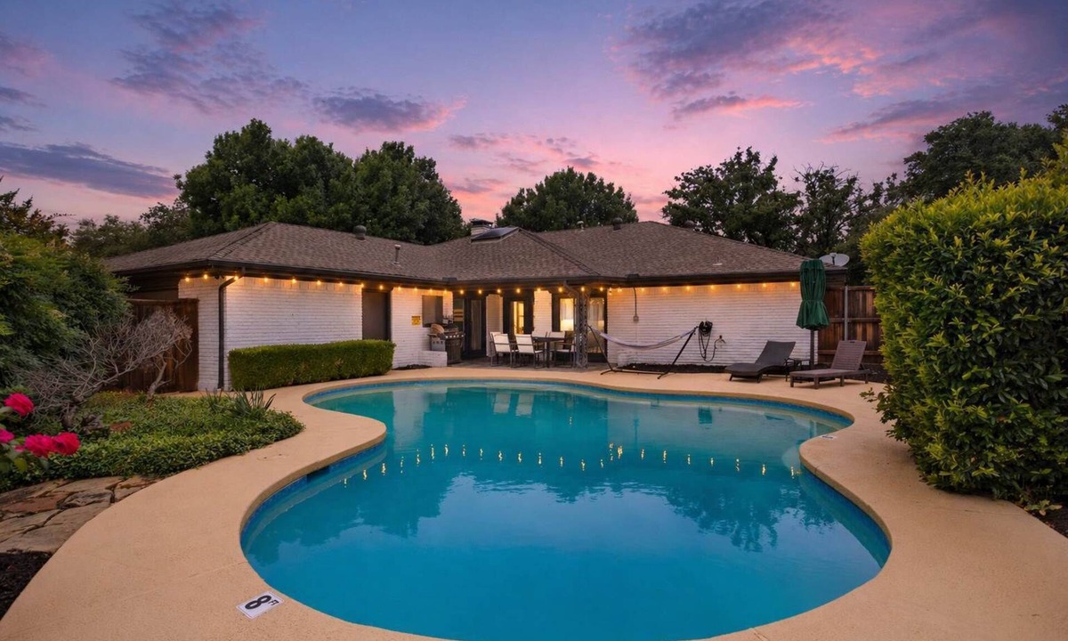 Far North Dallas House | Spacious 5BR Pool, Backyard Upscale Dallas Home