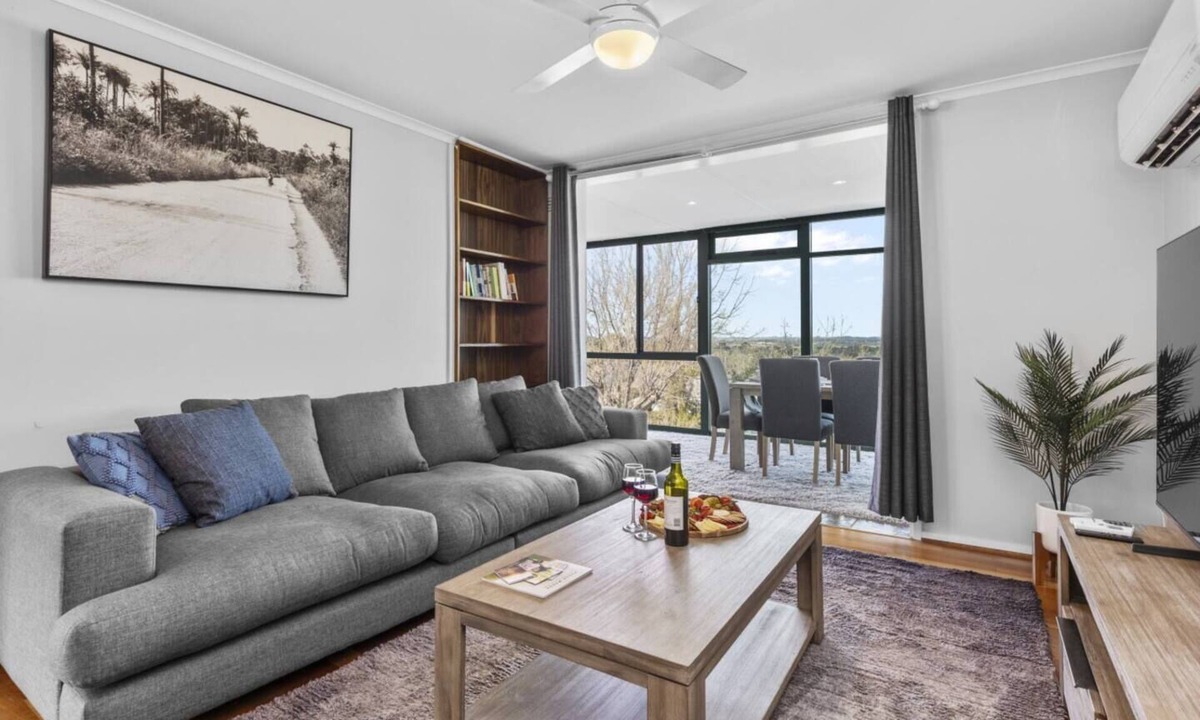 Kooringal Apartment | Spacious 5BR Retreat | Sleeps 10