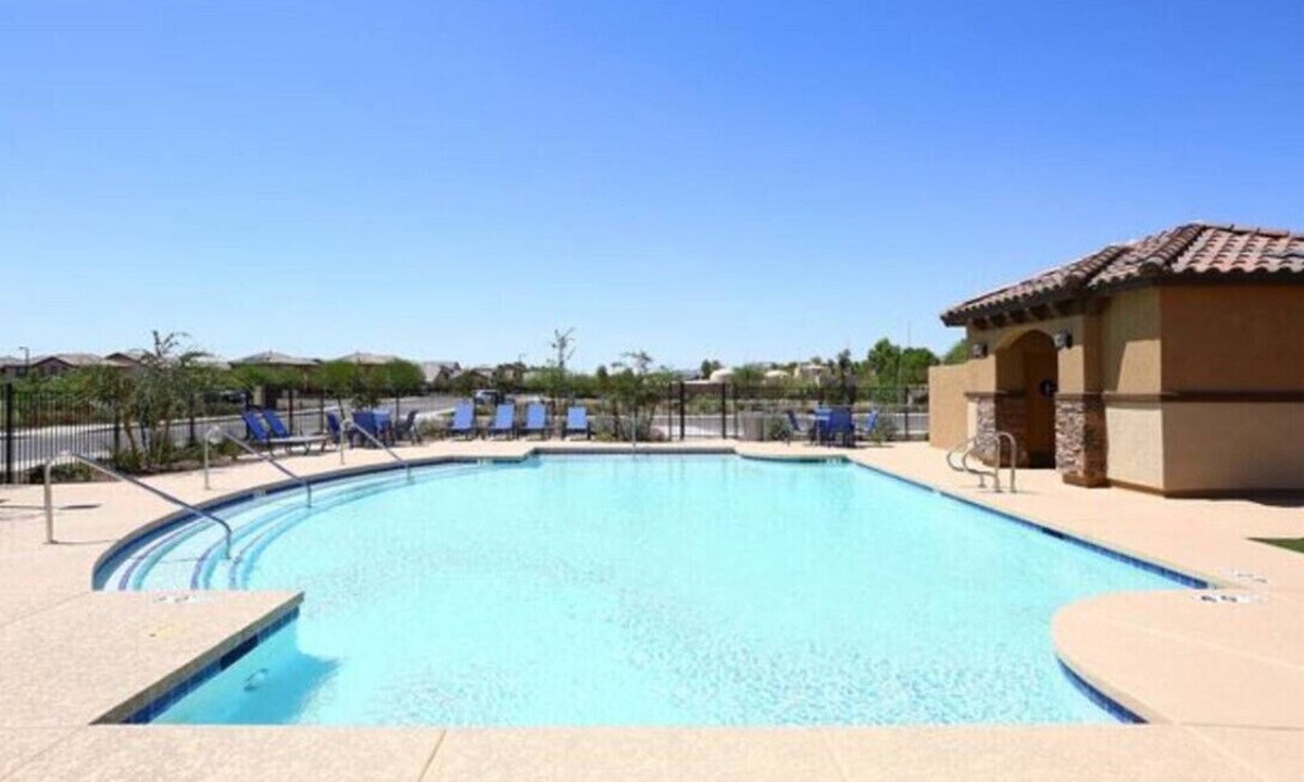 Goodyear House | Spacious 5BR Retreat | Pool Access | Ext Stay