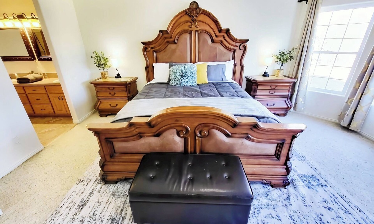 Moreland House | Spacious 5BR. Sleeps 16+ Retreat By Yellowstone