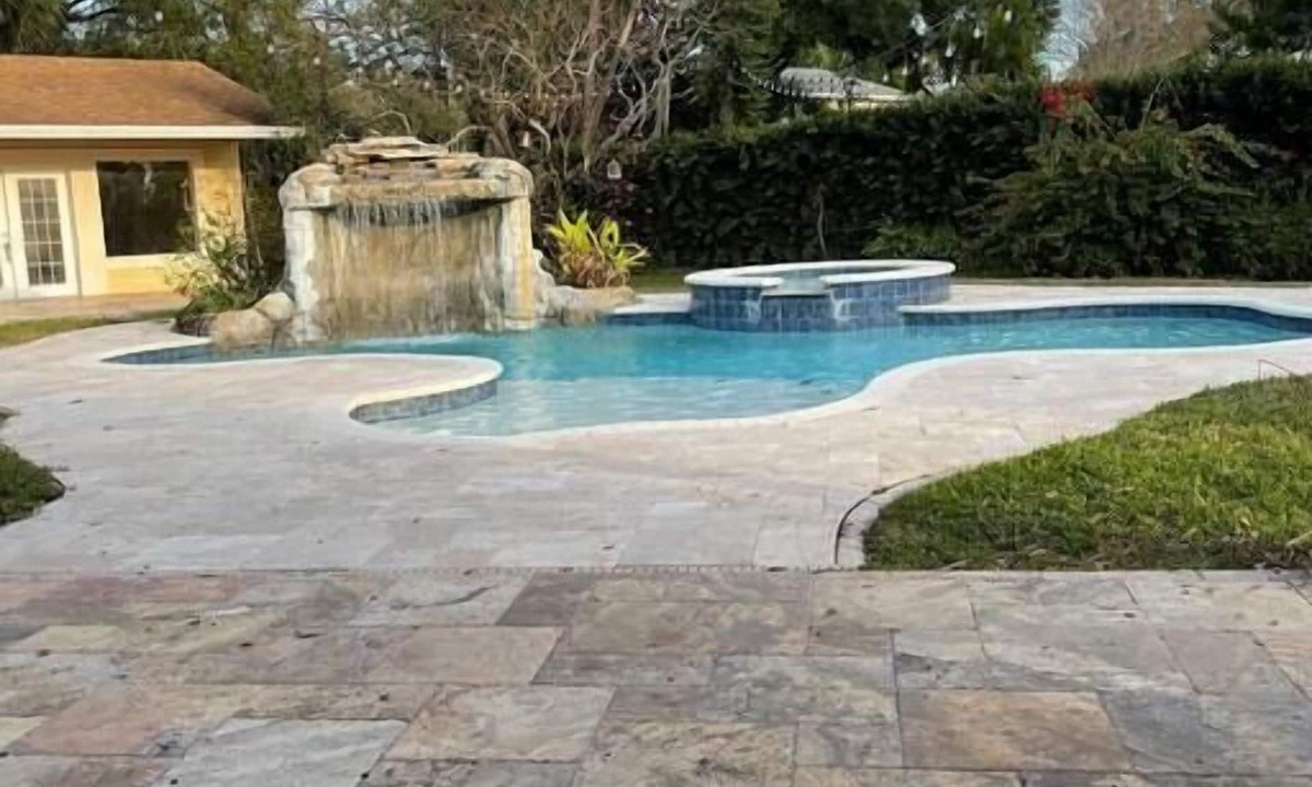 Greater Northdale House | Spacious 5BR Oasis with Pool & Hot Tub