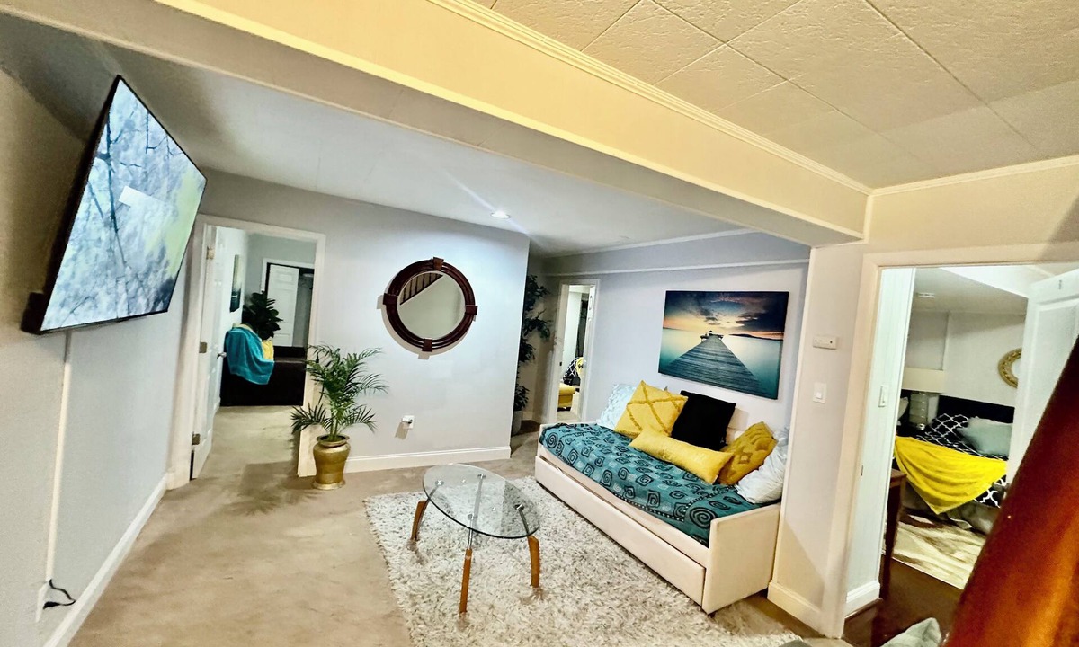 Wheaton-Glenmont House | Spacious 6-bedroom house with WiFi, AC in fabulous Silver Spring