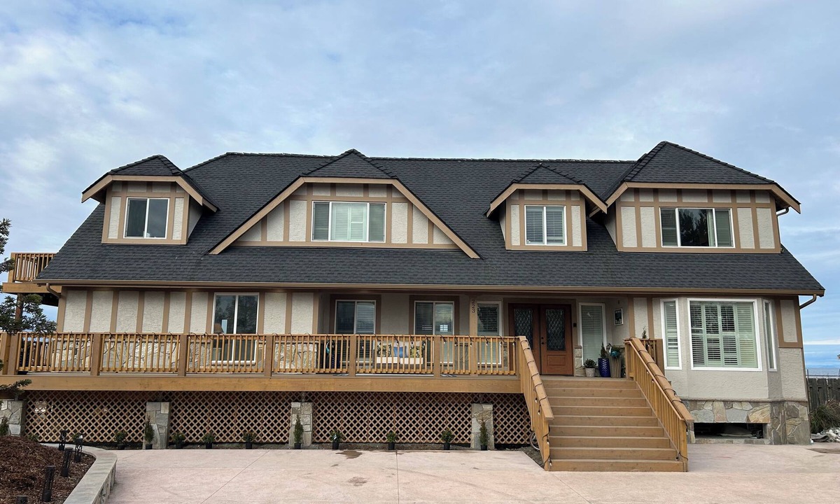 Sequim House | Spacious 6-bedroom Beach House