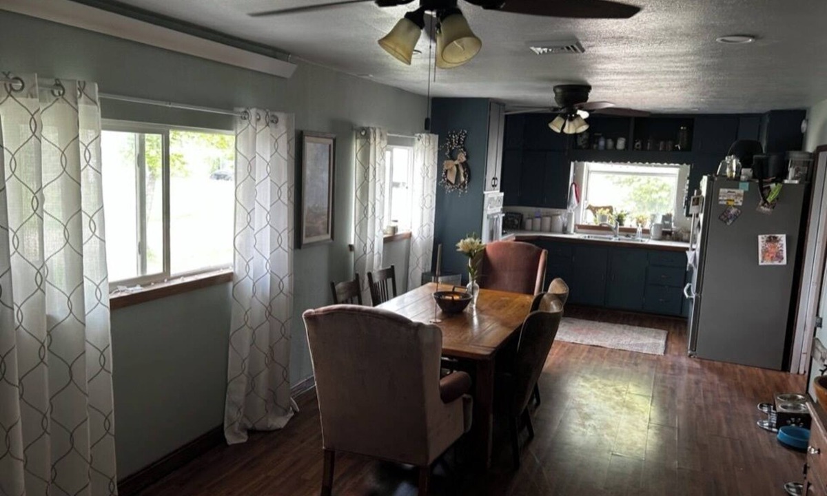 Lonergan Other | Spacious 6-bedroom farmhouse in at gorgeous Lake Mac with AC, WiFi
