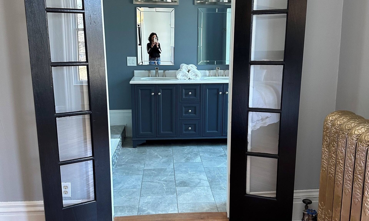 Saint John House | Spacious 6-bedroom house in marvelous Saint John with WiFi