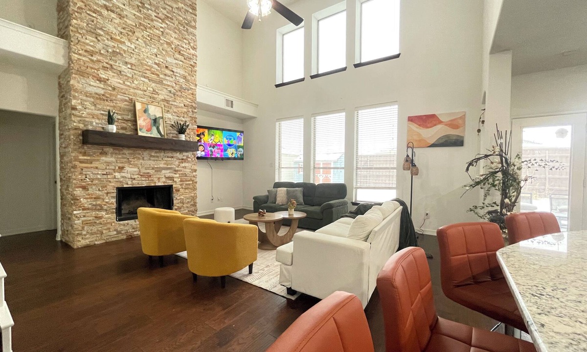 Little Elm House | Spacious 6-bedroom house in charming Little Elm with King beds
