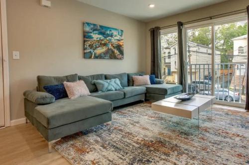 Ampere House | Spacious 6 Bedroom Home with NYC Access & Parking!