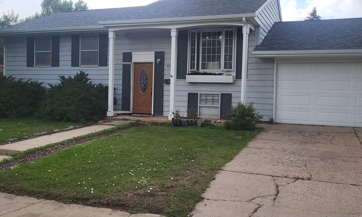 Laramie House | Spacious 6-bedroom Tree Area Getaway