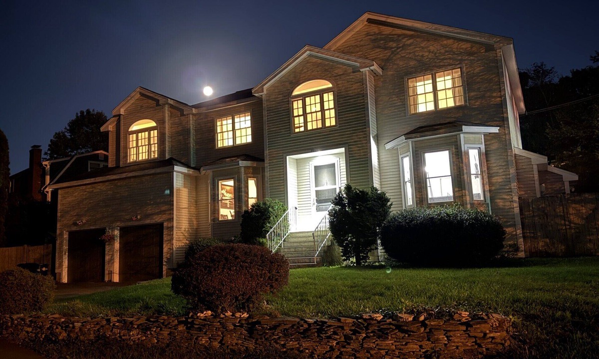 Marblehead House | Spacious 6 BR·7 Beds·3.5 BA house in charming Marblehead & Near Salem & Beaches