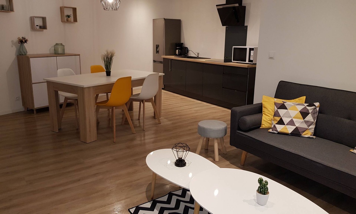 Dieppe Apartment | Spacious 67 m2 apartment with private parking