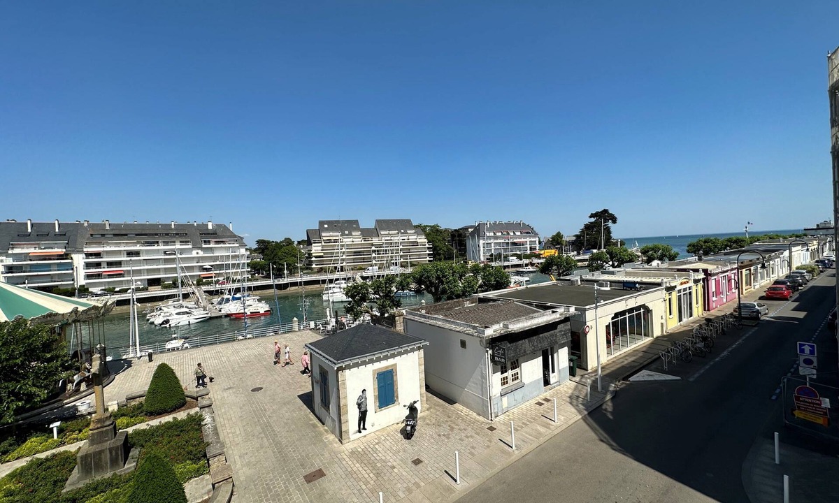 Le Pouliguen Apartment | Spacious 68m² apartment, bright and charming