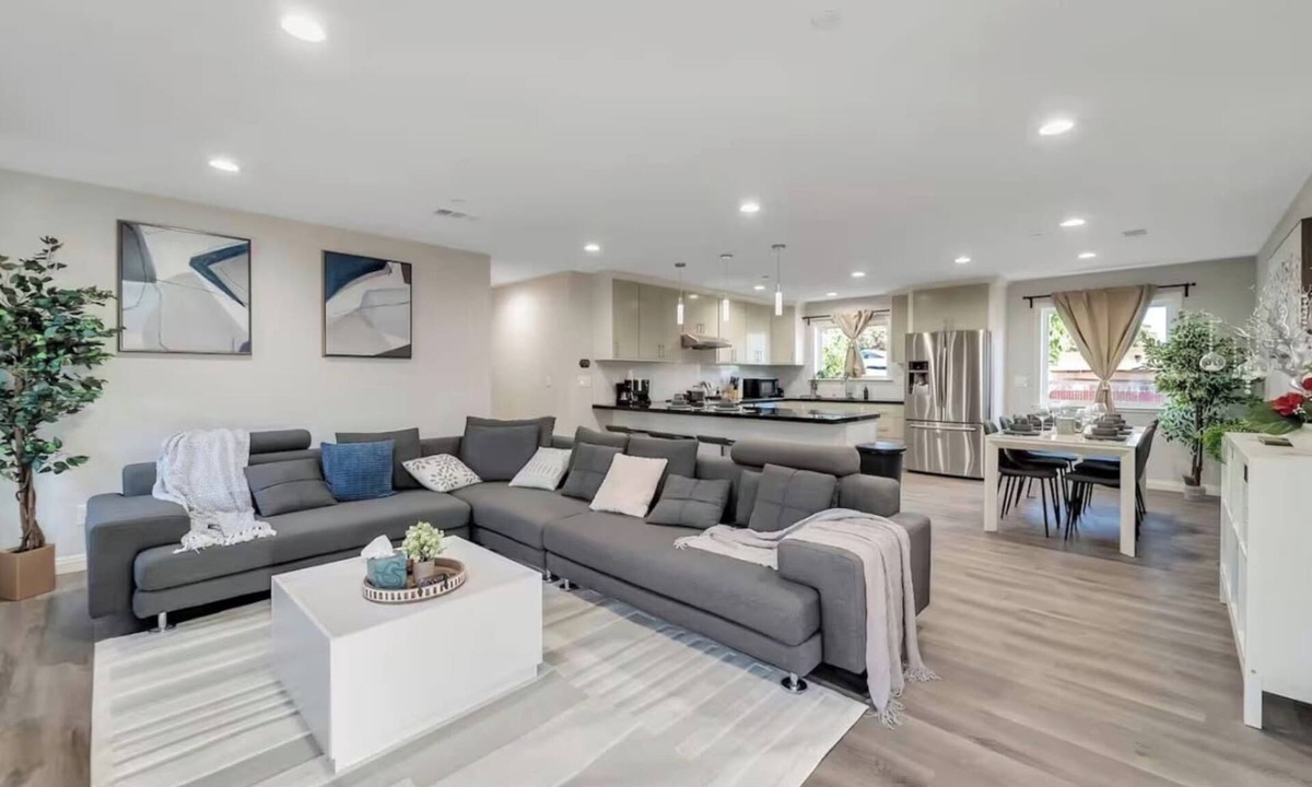 San Jose House | Spacious 6Bd/5Bath Willow Glen San Jose
