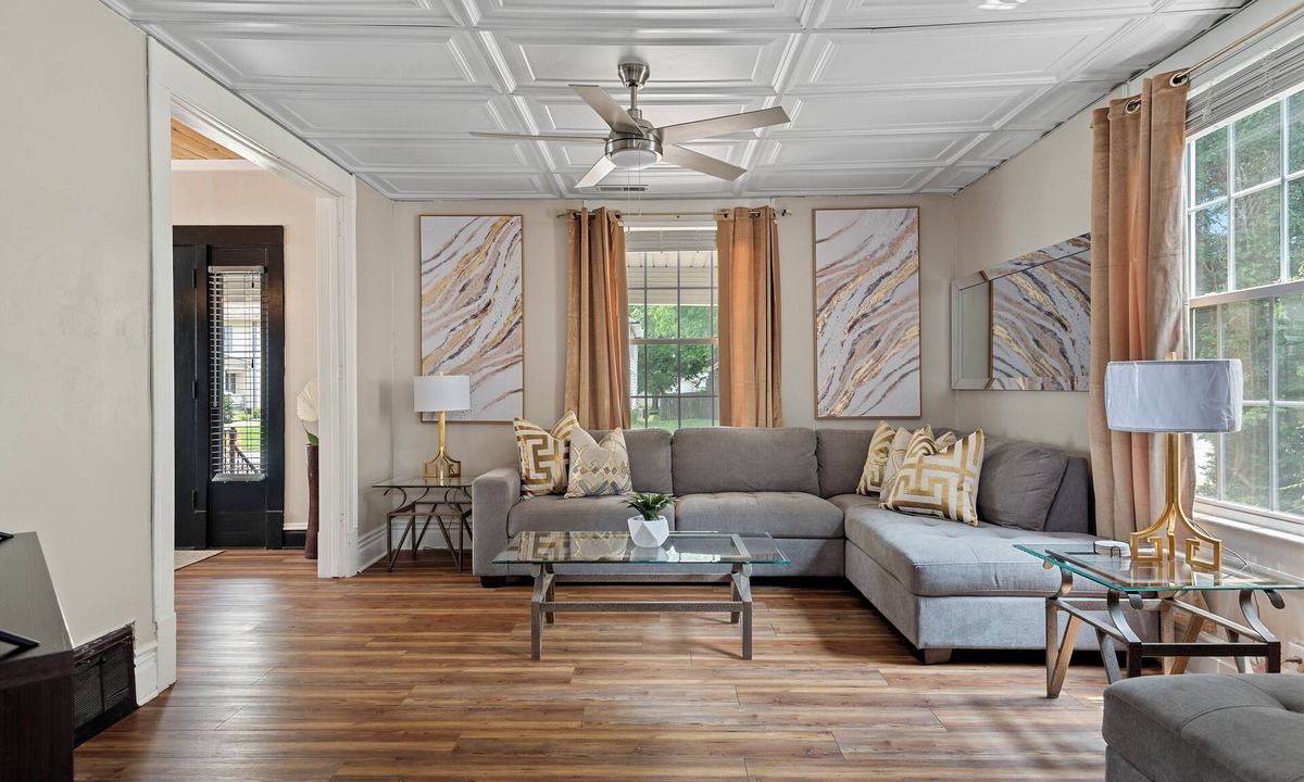 Springfield House | Spacious 6BR Getaway w/Fire Pit Sleeps 12