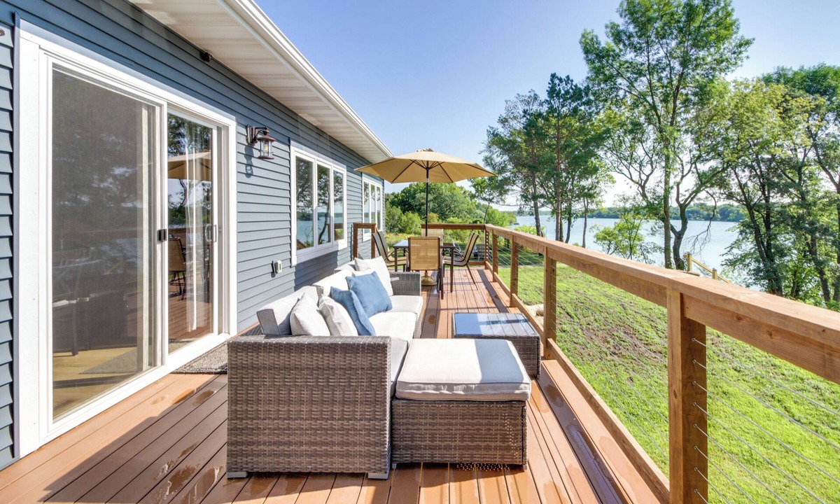 Alexandria House | Spacious 6BR Lake Victoria Retreat w/Private Dock
