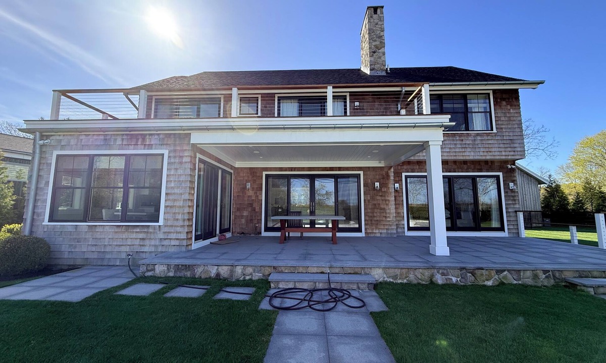 Bridgehampton House | Spacious 7-bedroom Estate with Pool and Spa