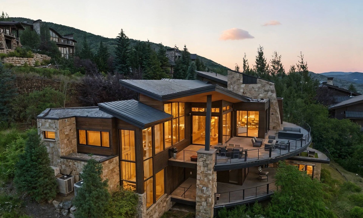 Deer Valley House | Spacious 7BR Deer Valley Ski In Ski Out Retreat w Theater and Elegant Mountain Style