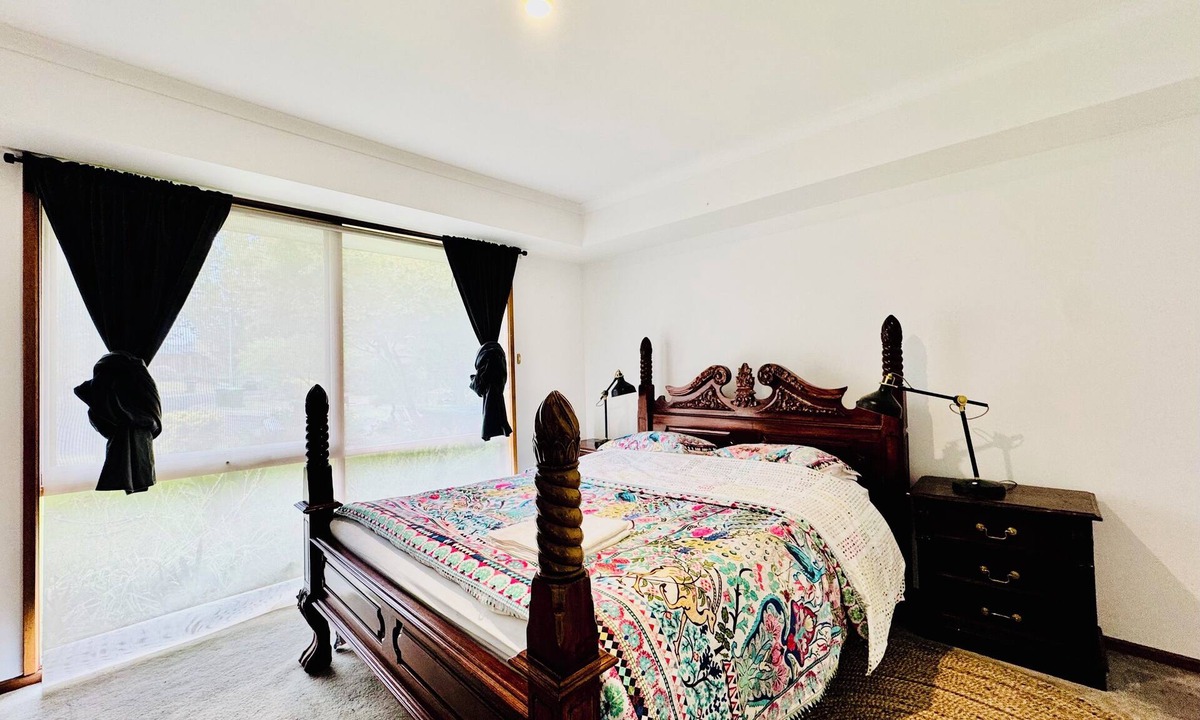 Wantirna South House | Spacious 7BR Dual Living Home with Two Kitchens