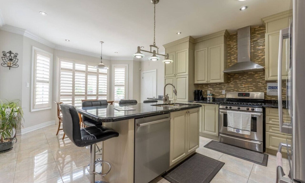 Mount Pleasant House | Spacious 7BR Home w/Private Yard, BBQ & Fast WiFi!