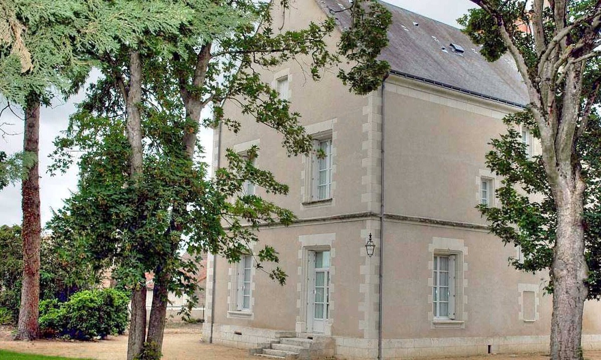 Yzeures-sur-Creuse Cottage | Spacious 8-bedroom gite with garden, Pets welcome, Wifi, Parking