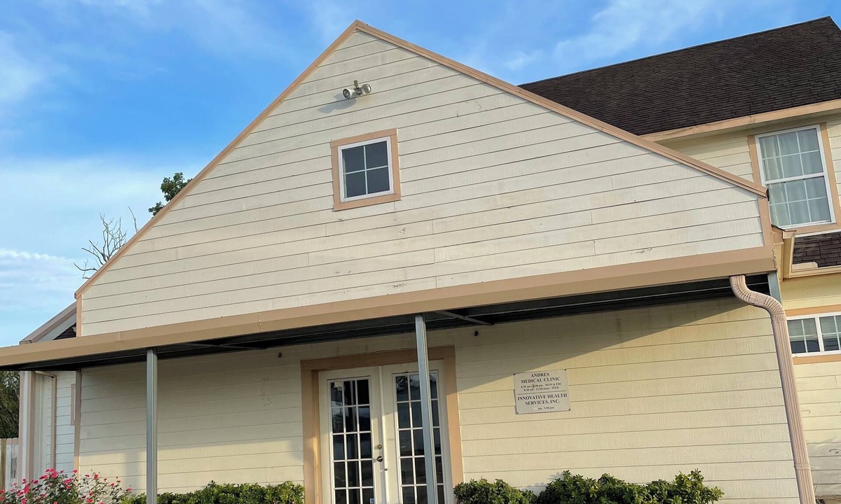 Anahuac House | Spacious 8-bedroom house with AC in excellent Anahuac