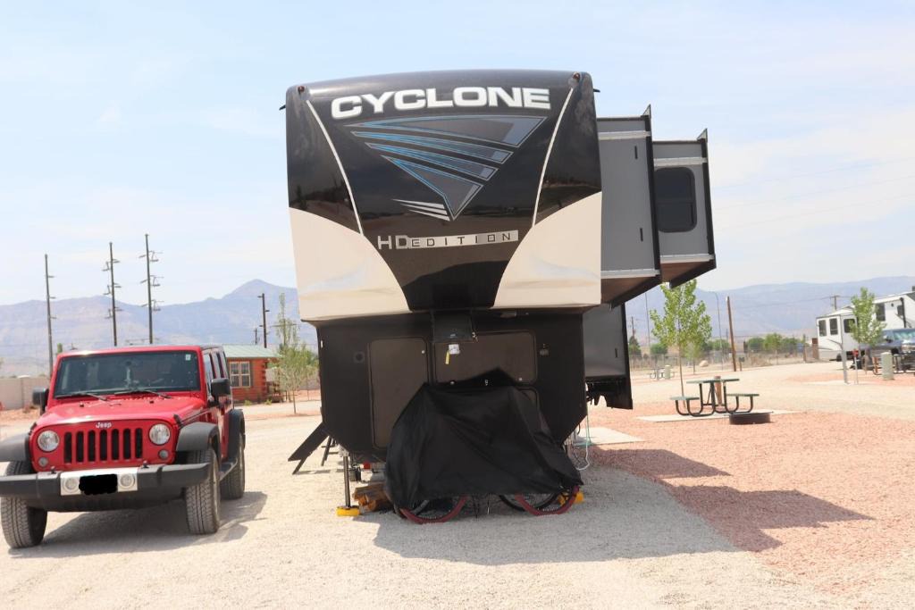 Huntington Other | Spacious 85ft RV Site