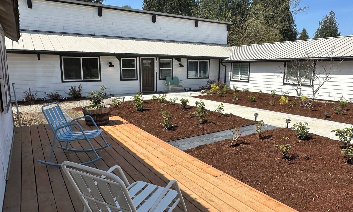 Arlington Other | Spacious 9-bedroom farmhouse and Event barn in enchanting Arlington