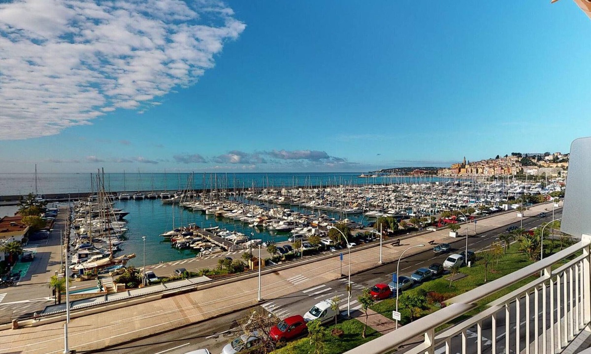 Menton Apartment | Spacious AC 2-room with terraces, garage and Wifi in Menton