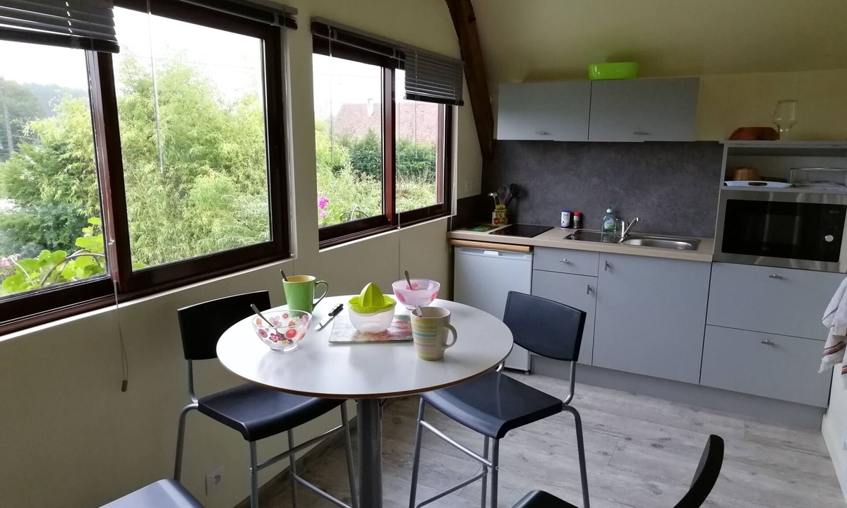 Mouliherne Apartment | Spacious accommodation surrounded by greenery