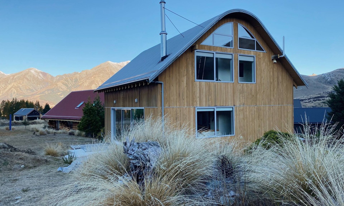 Castle Hill House | Spacious All-Day Sun!