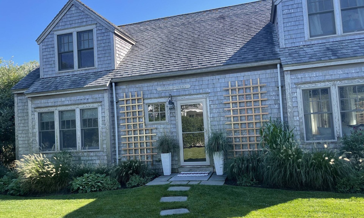 Siasconset House | Spacious and bright ‘Sconset home, pet friendly!