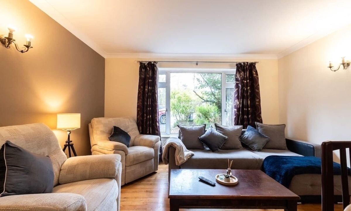 Chandler's Ford House | Spacious and Comfortable Home