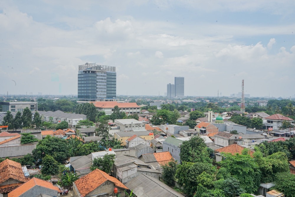 Pondok Aren Hotel | Spacious and Compact Studio Room at Bintaro Icon Apartment