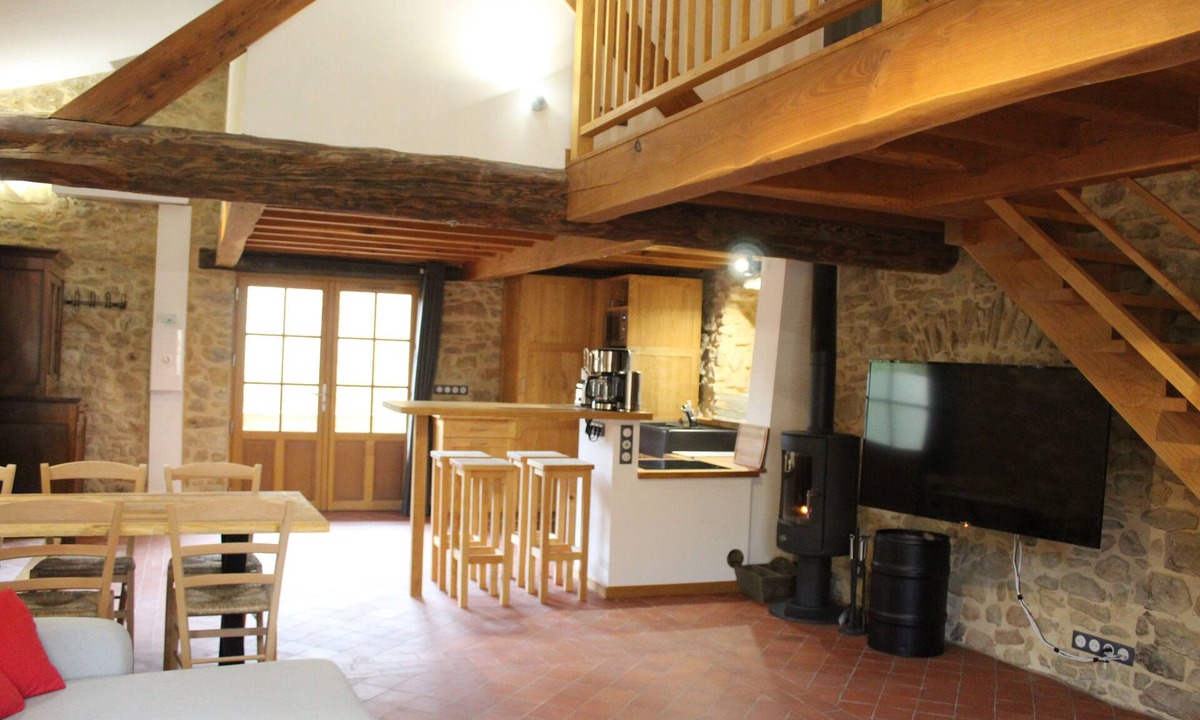 Sabran Apartment | Spacious and comfortable 3-star apartment