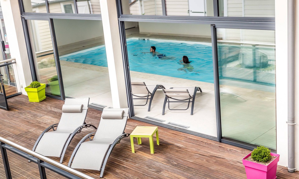 Pont Rousseau Apartment | Spacious and comfortable studio with private terrace