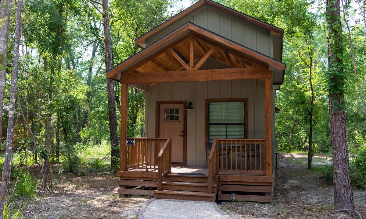 Livingston Cabin | Spacious and cozy, perfect for a family vacation, Two Creeks Crossing Resort