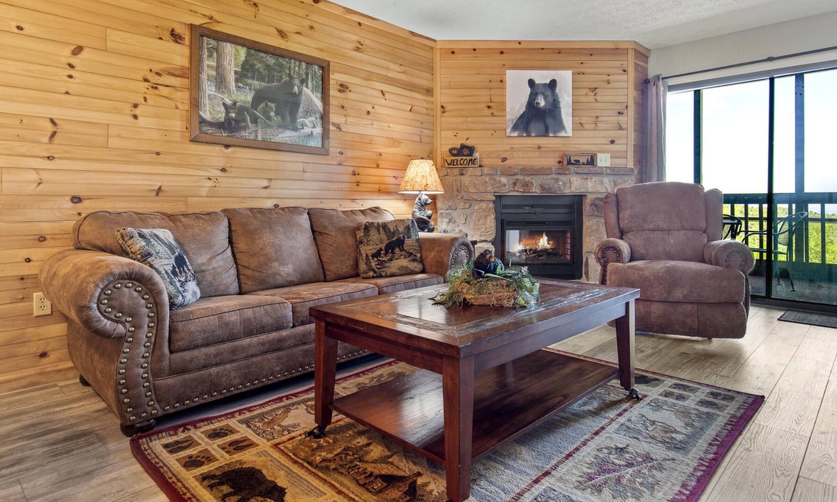 Chalet Village Condo | Spacious and cozy w. screened-in balcony, resort indoor pool + arcade