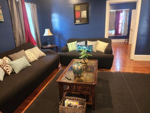 Meriden Apartment | spacious and indulging